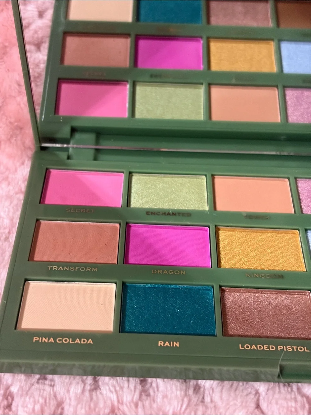 Shrek x I Heart Revolution Shadow Palette- Fiona